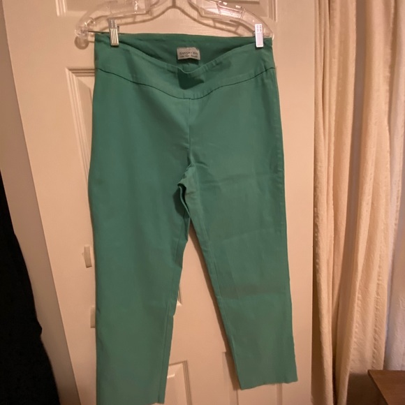 Green stretch capri - Picture 2 of 4